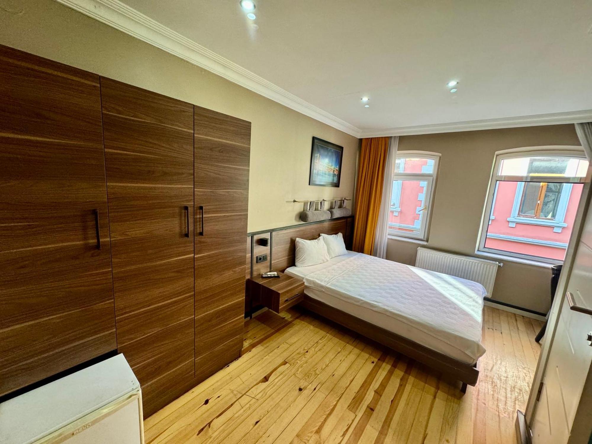 Aram Kerasi Rooms Istanbul Exterior photo